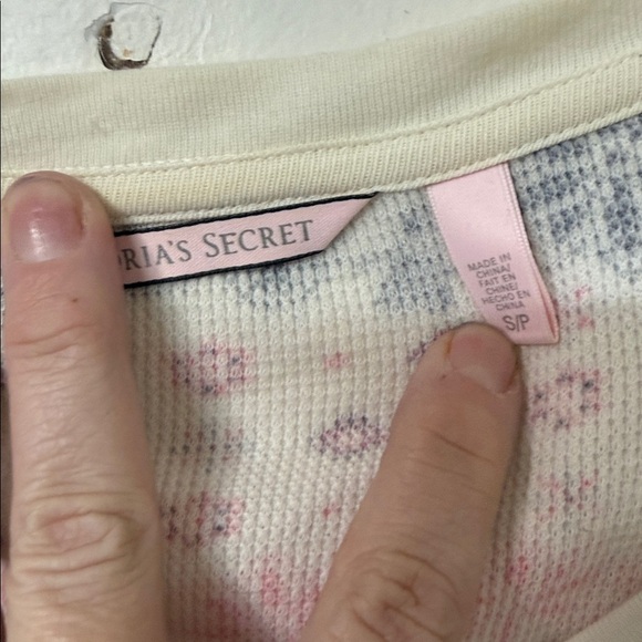 Victoria's Secret Red and Gray Patterned Long Sleeve Top 2014 - Picture 2 of 3